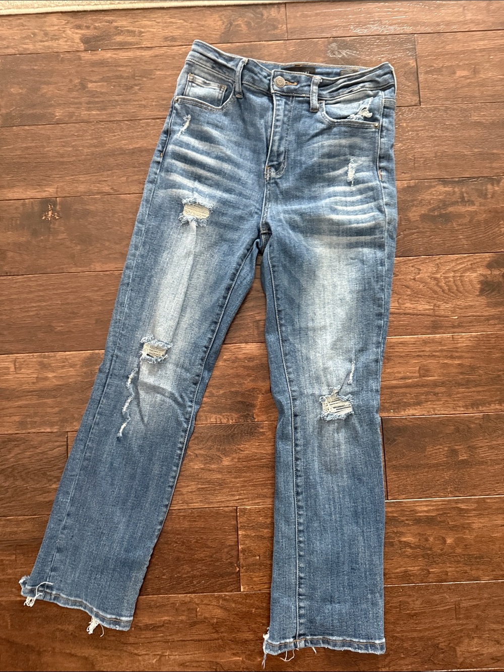 Distressed Cropped Women's Jeans - Blue